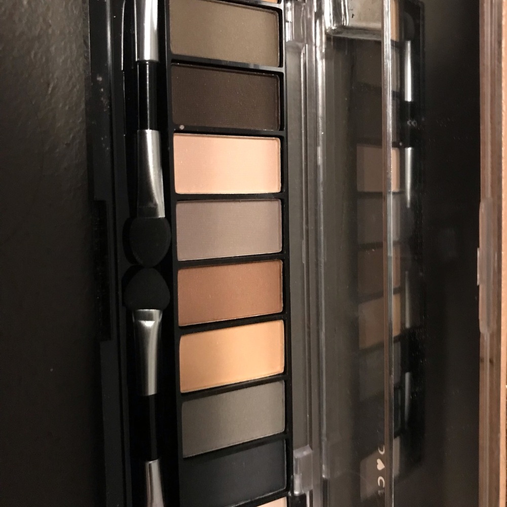 Make up - Picture 2 of 8
